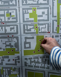 karte der südstadt mit herzklebepunkten